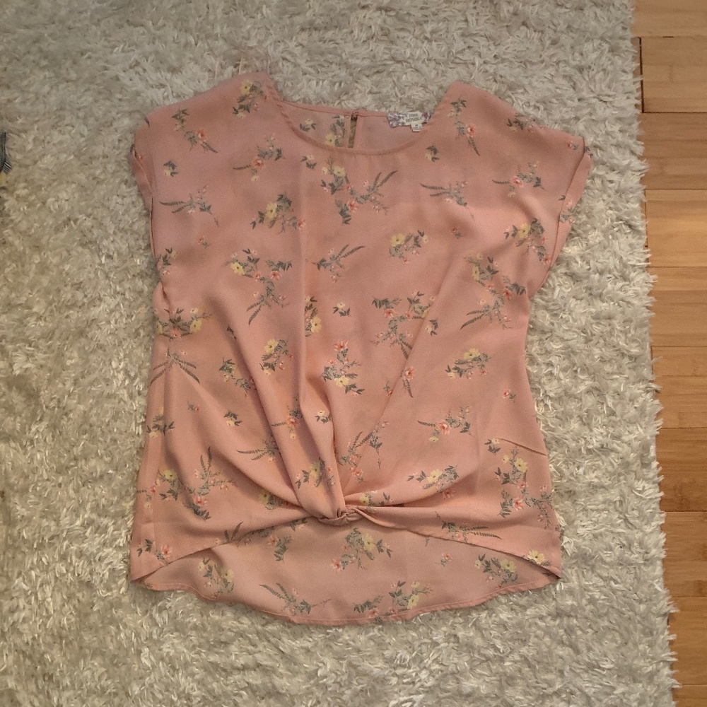 Womens blouse. Size medium. Pink Republic brand.